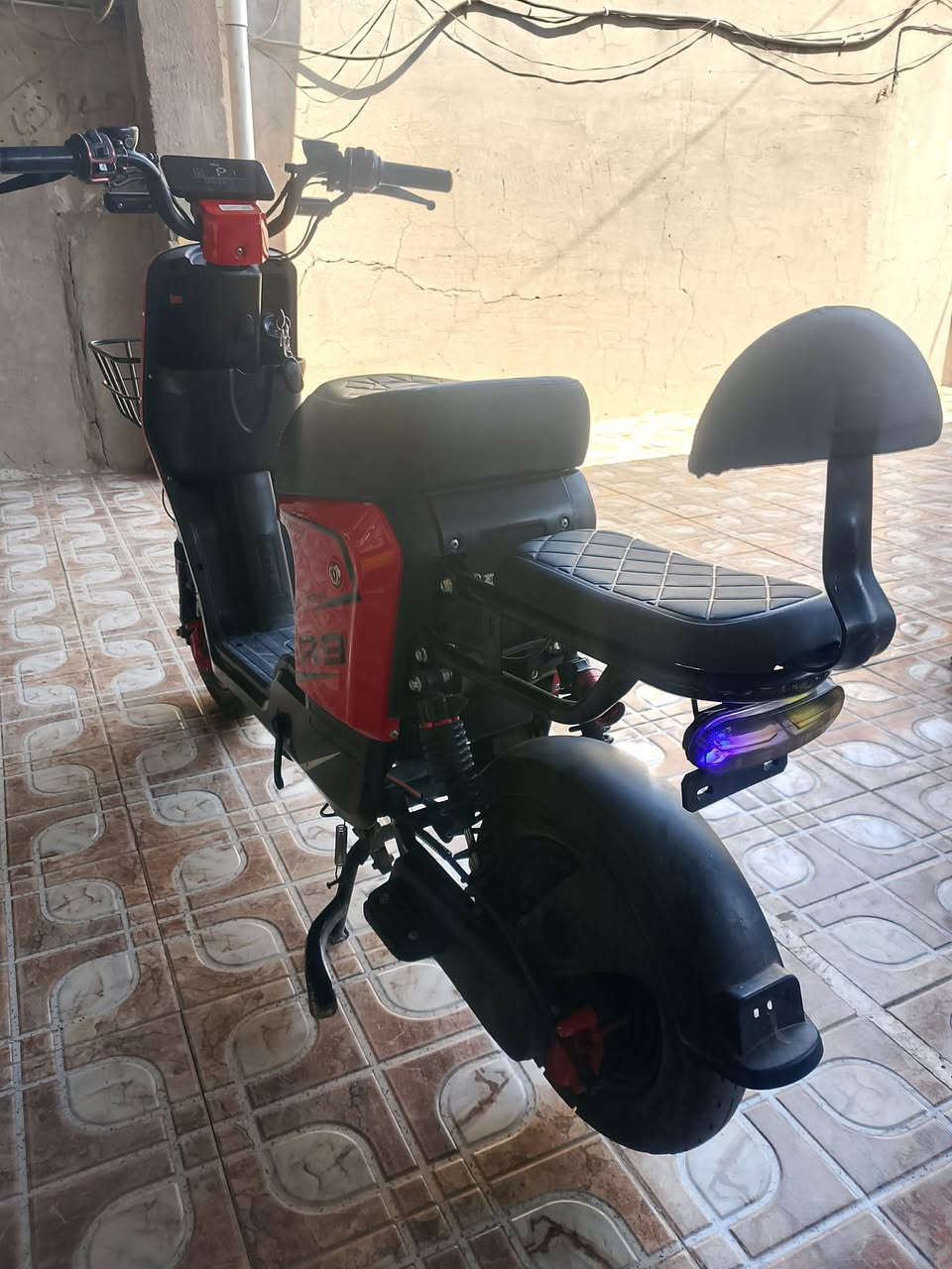 للبيع موطور R9 شغال ع الفحص بي 5 بطاريات 3 قراءه 9 و2 نفخه بسيطه 
حاليا شغال ع الفحص 250 بي مجال 
فلوجه حي نزال
