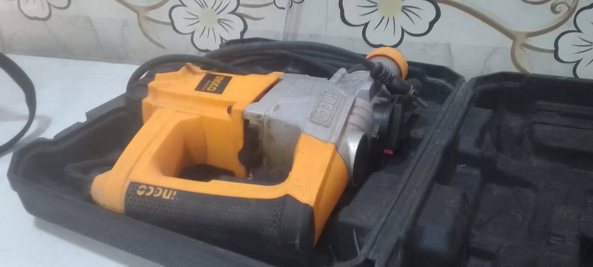 درين جديد لبيع
مبرده جديده لبيع 
جمعيات 4 سايدات 
رجاءا لحد يراسني خاص ماسحه 
اتصال +964 771 105 2938
