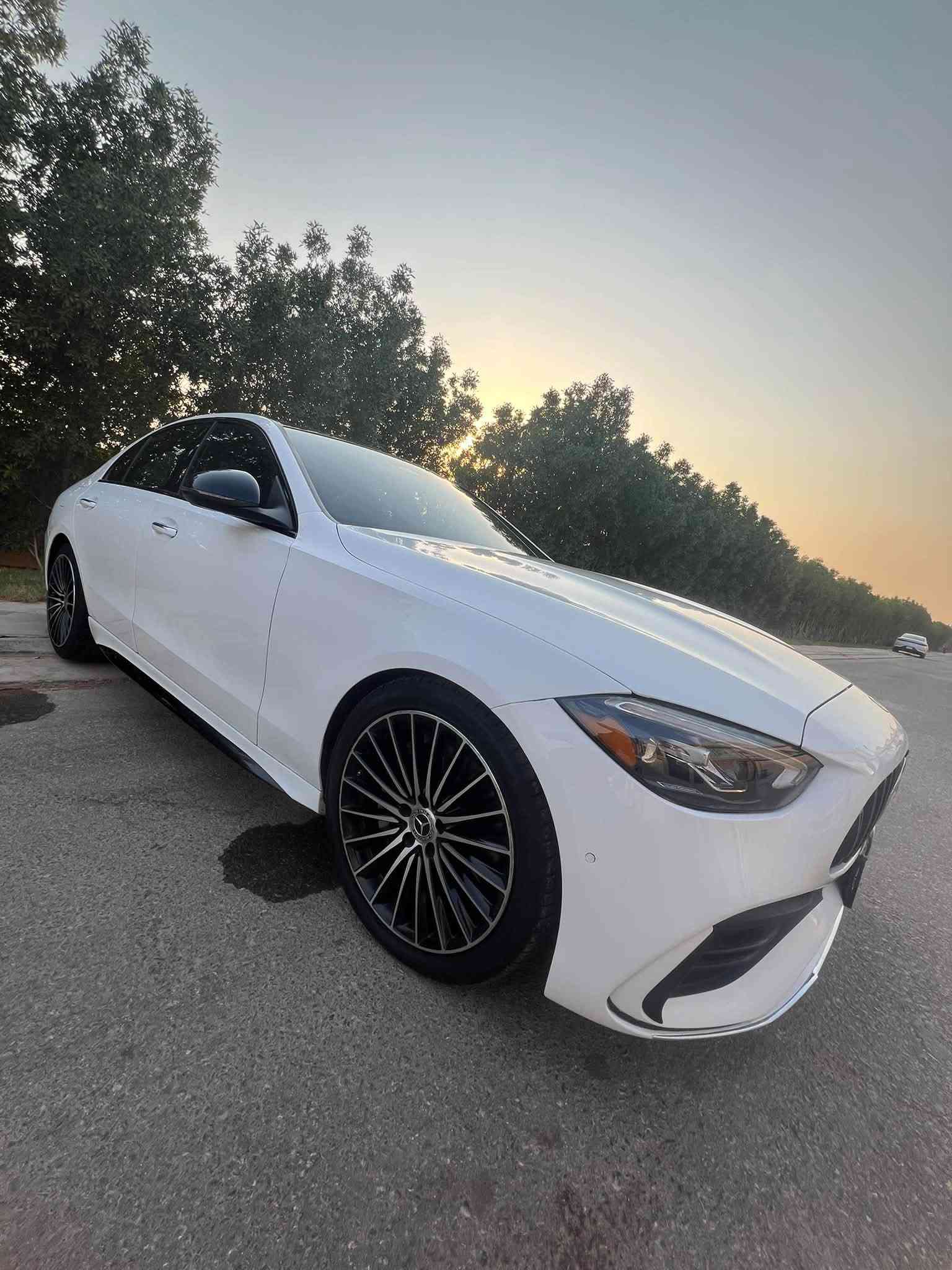 انضف وأجمل مرسيدس 2023 AMG 🔥
السلام عليكم 
مرسيدس 2023 C300 AMG للبيع
فول مواصفات معروفة مواصفاتها 
ماشيه 52 ألف كم
السعر مناسب ولي مجال
للاستفسار اتصل وتدلل
✅***********
