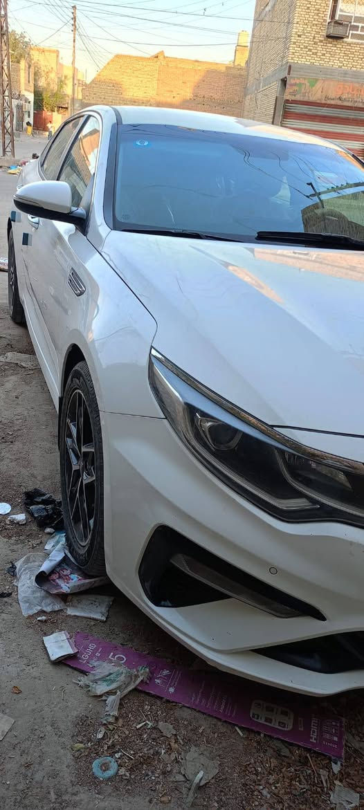 السلام عليكم
اوبتيما 19 خليجي مكفول 
رقم واسط باسمي مشروع وطني 
محرك 2.4 دوش 
السياره على وضع الشركه 
ماشيه 123
مكان السياره ناصريه مركز حي التضحيه 
السونار مرفق بالمنشور 
السنويه 2029/5/30
الاستفسار ***********

