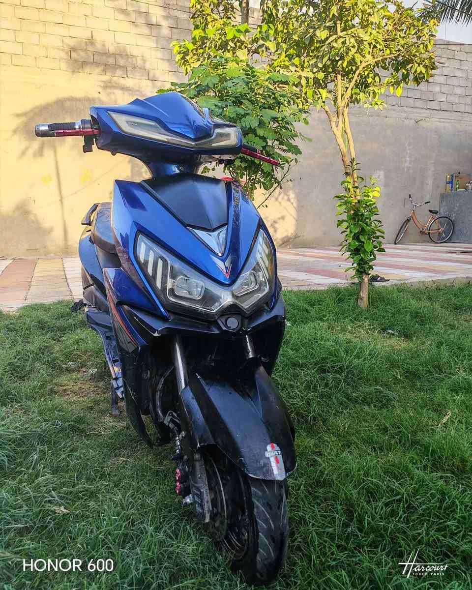دراجه شحن سكنس موديل 2025
بطاريات من شركه WINIEE 
بطاريات استخدامه قليل اقل من 4اشهر 
سرعه 60
مسافه اكثر من  50 كيلو 
 ابريك خلفي ميشتغل 
المكان بغداد / قضاء الزوراء /الباويه 

سعر 375الف 
التواصل خاص او على واتساب***********

