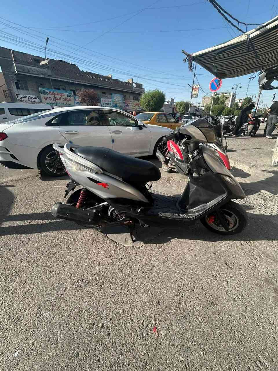 سلام عليكم ثعلب بلاديه دراجه برغي ممفتوح بل مكينه وكلها ع وضع الشركه بريكات امامي خلفي دهن جديد فلتر جديد بريكات بل مكان اشاير سكنات بكلايت لايت كله شغال قفل جنطه قفل ستيرن كله ع وضع الوكاله دراجه مال روحه وجيه رايده ب450 وبيها مجال حك جيه مكاني كاظميه
***********
