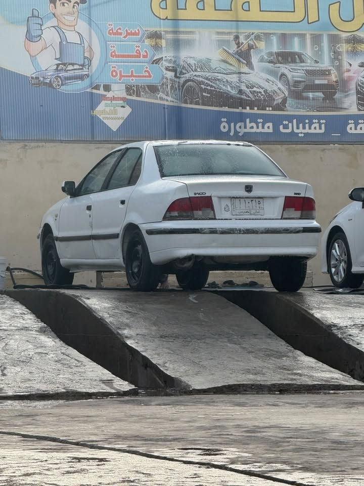 السلام عليكم سمند للبيع 2010مكينه وكير فرسني كفاله بيه خياسات شويه بالقماره كفاله من الضربه والتبديل تبريد ثلج  مداور ثاني يوم مكاني ديوانيه ***********
