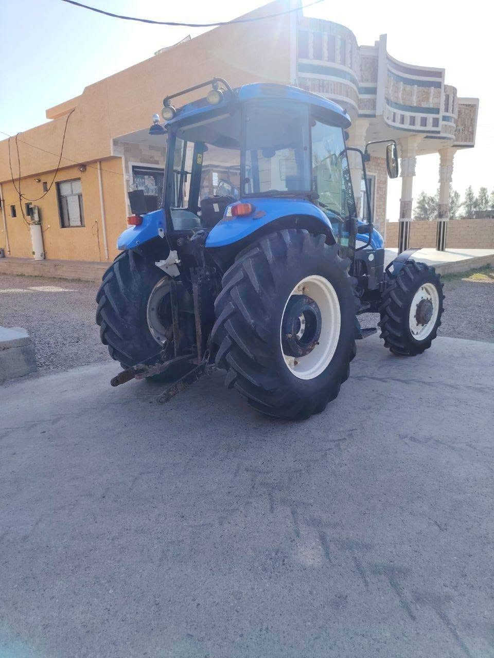 سلام عليكم مكينة نيوهولند موديل 12 حجم 75سوبر دبل اكسن نص اتوماتيك رقم اربيل الاتصال لايوجد تعليقات رقم الهاتف ***********
