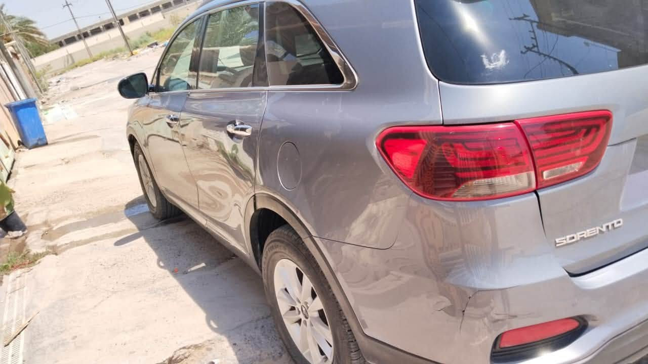سلام عليكم سارنتو. موديل 20 سونار صور الحادث موجوده  حادث بنيد فقط. وبيها بارد بلجاملغات
وارد أمريكي  6 سلندر. 7 راكب 
سعر 185 وبيها مجال كلش حلو 

مواصفات عاديه سويج  يعني مواصفات نص فول 
ماشيه 88 
مكان سياره المسيب. للتواصل *********** 
دلال سيد عبدالله
