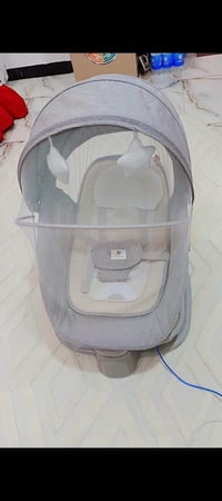 غراض طفل للبيع عندي توصيل
