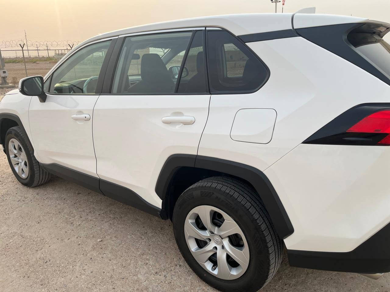 راف 4 موديل 2024 وارد كندي – مواصفات LE
• المحرك: 2500 VVT تنفس طبيعي

• الدفع: رباعي 4WD

• اللون: أبيض ثلجي

• أربع وضعيات قيادة

• رادار

• تحديد مسار

• نقطة عمياء 

• ⁠• ⁠الحادث:

الحادث بسيط ، مبدلة دعامة أصلية، وصبغ نهاية البنيد ونهاية الچاملاغات، وبشكل بسيط  فقط بأطرافهن.

يوجد بارد بسيط جدًا بين حافة الباب الأيمن للسائق وحافة الحاملة الأيمن، بحدود أصبعين إلى ثلاثة أصابع بارد على البارد.

والباقي من السيارة مكفول وما بيها أي تصليح.

الصبغ والتعديل درجة أولى 

• المسافة المقطوعة: 22,000 كم

• السيارة شهداء، وبعد سنة تصبح حرة.

• للمشتري وكالة عامة بحق البيع والشراء.

• السعر: 255$ قابل لمجال بسيط.

• صور الحادث، وصور السيارة قبل التصليح والصبغ متوفرة ويمكن إرسالها على الواتساب.

📍 مكان السيارة: ميسان – قضاء الكحلاء

📞 للاستفسار والاتصال أو الواتساب:

***********

