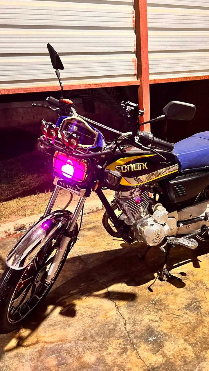 السلام عليكم دراجه 🏍️للبيع 💵 2025 
كهربائيات كلها شغاله شاشه شغاله 
شلعه ومعدل ⚡️نشاط خير  من الله 
كير دوار دراجه جديده بعدها السعر 650 💸
وبي مجال الستفسار 📞 ***********
