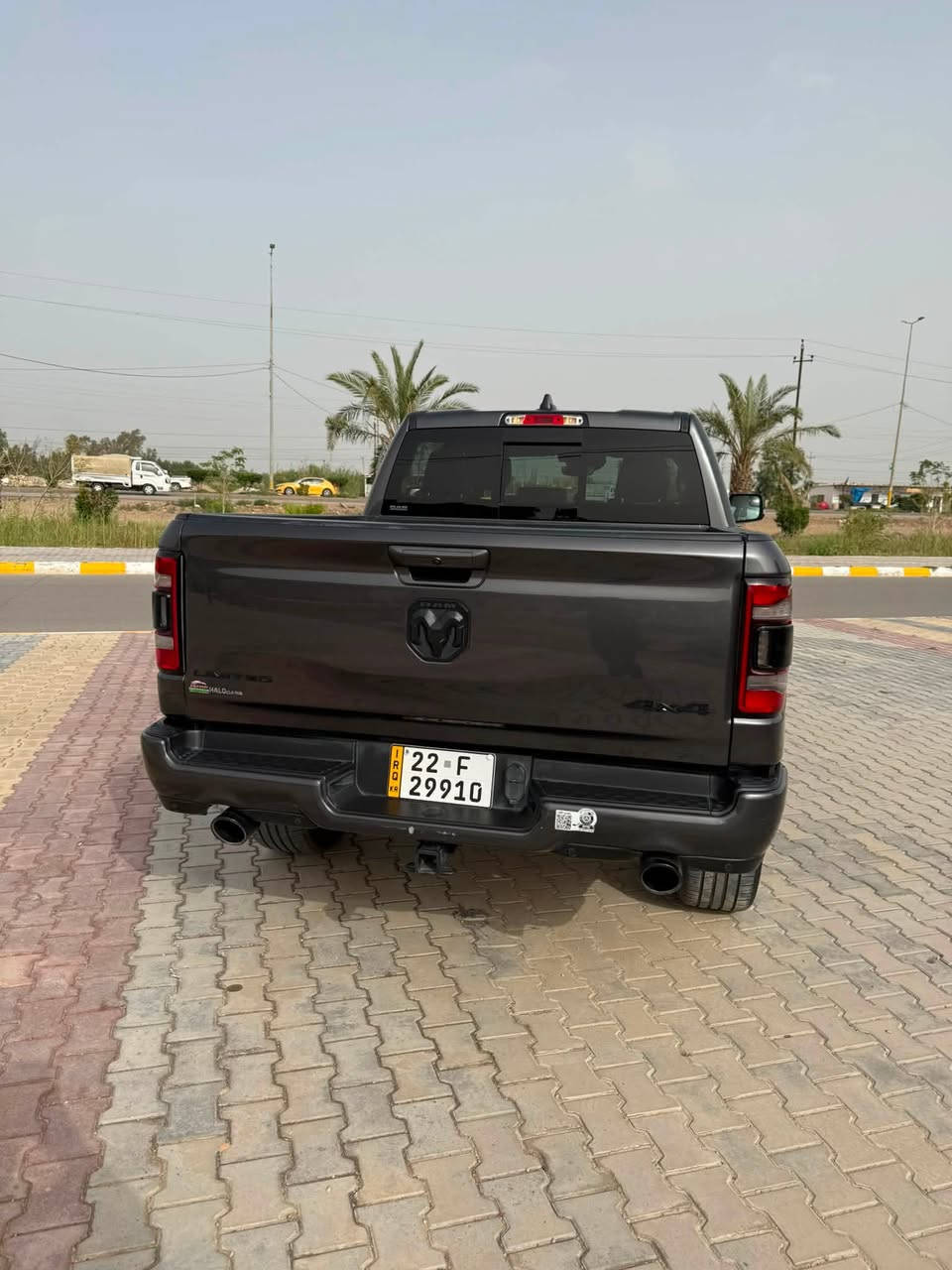 للبيع دوج رام 2021 لمتدد كندي
رقم اربيل  مكفولة
 فول مواصفات 1/1
سعر مناسب 380 وبيها مجال  بسيط
 
دوج رام 1500 (لمتدد)
لموديل 2021 . (كندي) . 
المحرك : V8 5.7L هيمي ايتورك .

المواصفات :
* دفع رباعي 4x4. فور ويل
* رادار تفاعلي مع مانع تصادم. 
* نقطة عمياء. 
* تحذير الخروج عن المسار.
* 4 كاميرات (360) درجة. .
* استطفاف ذكي (اوتوپارك).
* دوسات جانبية كهربائية.
* المصابيح الأمامية زنون.
* كشافات الضباب زنون متحركة.
* المصابيح الأمامية والمصابيح الخلفية LED. 
* دخول ذكي (بصمة). 
* تشغيل عن بعد.
* مقاعد من الجلد الفاخر. 
* المقاعد كهربائية مع ميموري.
* المقاعد الأمامية تبريد وتدفئة. 
* المقاعد الخلفية تبريد وتدفئة. 
•    الستيرن تدفئه 
* شاشة كبيرة 12 أنچ..
* حساسات امامية وخلفية.
* مانع تصادم امامي وخلفي.
* مكيف خلفي.
*محدد سرعة.
* ويل قياس 22 انج.
* مرايا كهربائية جانبية قابلة للطي كهربائيا.
* شاحن موبايل لاسلكي (واير ليس).
* الشباك الخلفي كهربائي. 
* المرايا الجانبية تدفئة. .
* غطاء من الجلد للصندوق الخلفي .
* امكانية تعديل ارتفاع دواسات البنزين والبريك.
* هاند بريك كهربائي.
* جوبلسات جگات تصعد وتنزل 
* حساسات امامية. 
* حساسات خلفية. 
* مرايا مع خاصية التعتيم الذاتي. 
* مساحات تخزين إضافية
للاستفسار 
***********
موجود اتصال و واتساب على الفيس ما متواجد
