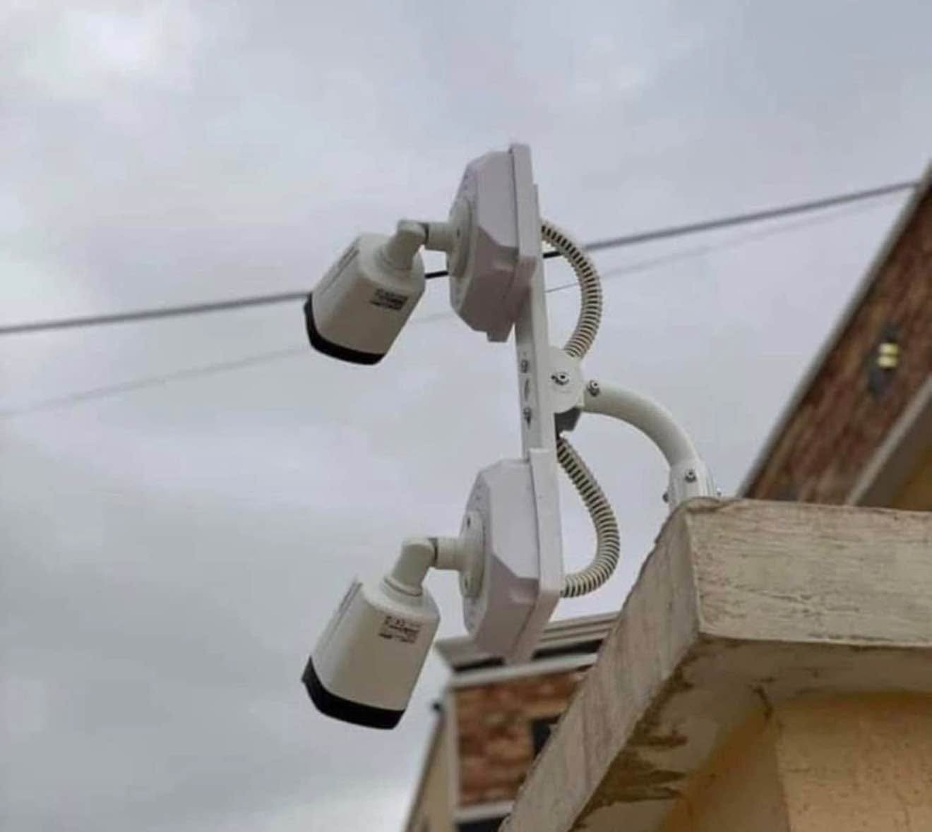 عرض خاص.
تنصيب وتجهيز وصيانه موقعيه لكامرات المراقبه 
كامرات مراقبه الاصليه والتجاريه باسعار تنافسيه مع باقي المحلات 
مع ضمان مدة سنه كامله على الكامرات والنصب 
مستعدون لتجهيز ونصب كل من 
المحلات التجاريه 
والدوائر الحكوميه 
والبيوت 
والاسواق 
وساحات وقوف السيارات 
(لاتهتم ويانه بصعود ونزول الدولار)
للطلب والاستفسار الاتصال على الرقم 

*********** عمارة, ميسان
