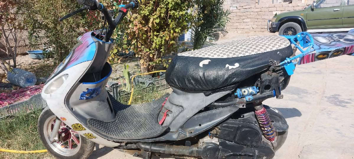 ماكس منغولي 
مكينته نضيفه شلعه ومعدل خير من الله 
السعر 300وبيه مجال حك الجيه 
لل اتصال ***********
