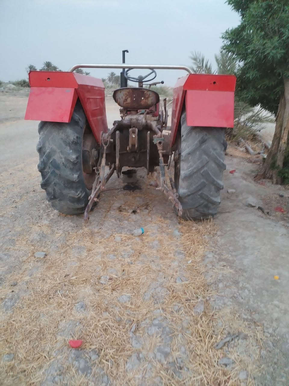 سلام عليكم عنتر للبيع موديل ١٩٨٧ جاهزه بدون رقم عنوان بابل النيل *********** تايرات حجم 30 نص عمر
