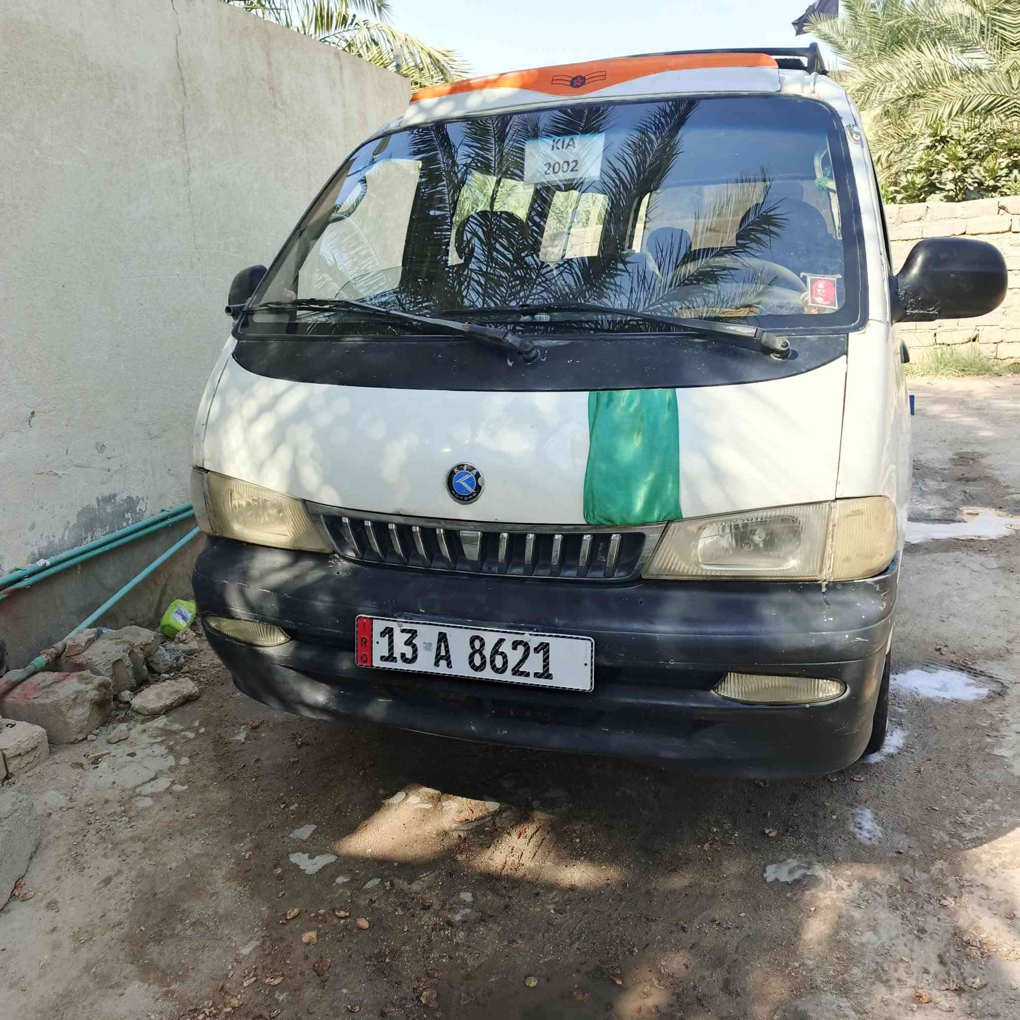 السلام عليكم سياره للبيع مديل 2002محرك جديد سياره جاهزه حداديه نضيفه راديتر جديده سياره كامله والبدي شوف العين وانتصل وبيك خير ودلل رقم ***********
