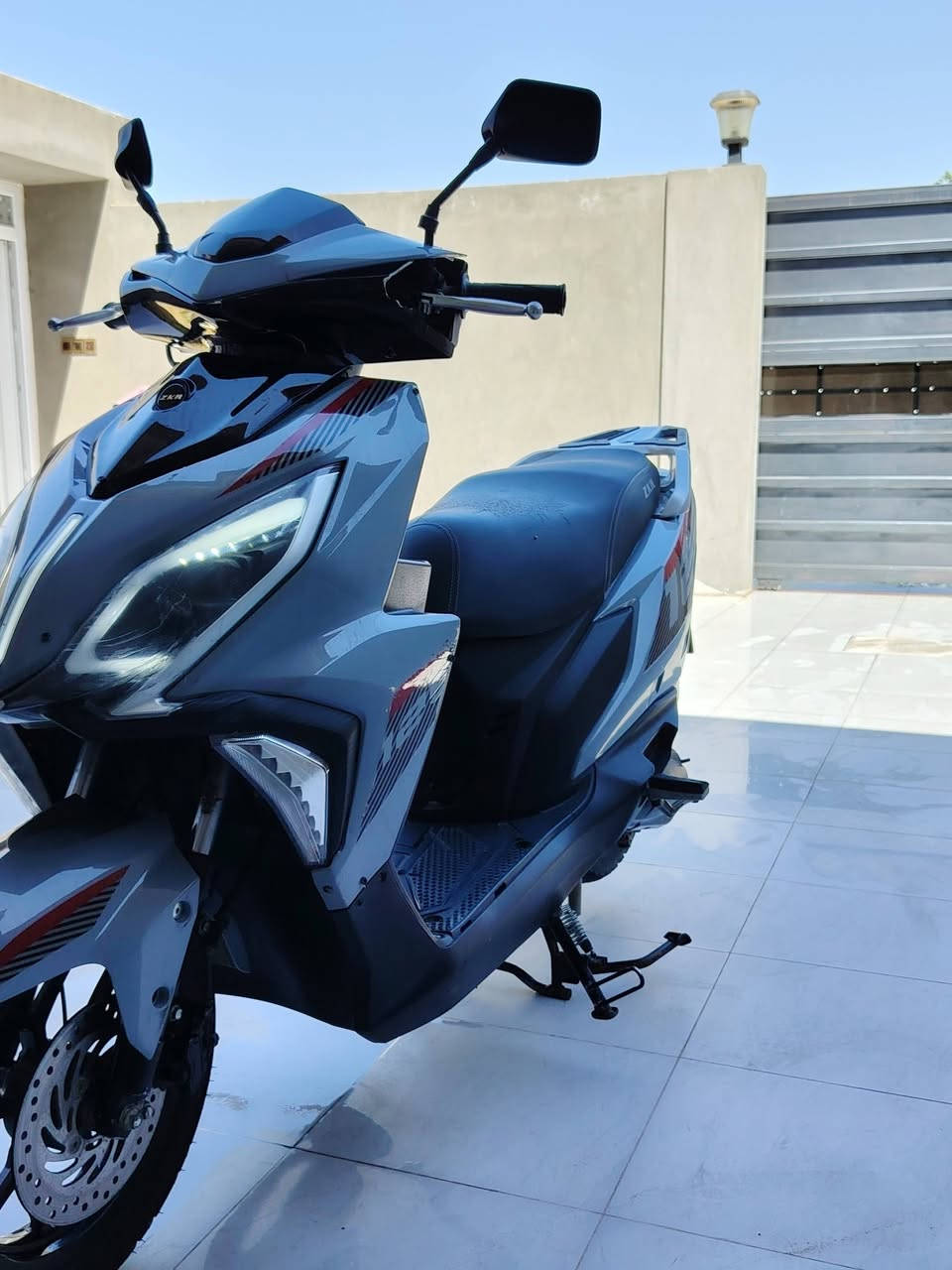 السلام عليكم دراجة للبيع هوندا نوفا محرك 125cc مكينه كفالة كامله الدراجه مابيها كل نقص السعر 450 او بيها مجال للشراي الدراجه اوراق او ضريبه ماكمرك مكان حله محاويل ناحيه الامام رقم ***********
