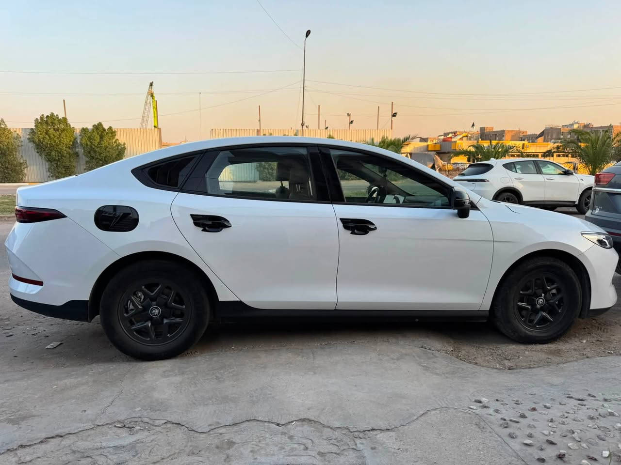 سلام عليكم Byd جن بلاص للبيع ماشيه 10 الاف السياره مكفوله كفاله عامه بيها فقط (حافه البنيد كفه صغيره ) وبالقماره مكان طخه مال شجره السياره بيها كاعيات ربل الاصليه تغطي الدوسه وبيها سوادات كامله سعرها 18 و750 مكاني بغداد زيونه ***********
