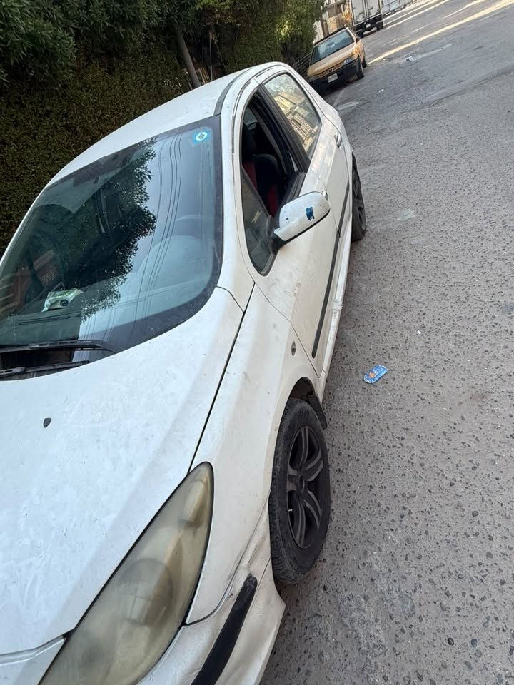 بيجو فرنسي ٣٠٧
٢٠٠٦
سيارة خير من الله (گير ومحرك وتبريد ) بلادي وممتازات
الحدادية كله جديد 
سنوية ٢٠٢٨ 
شاشة وكاميرة
السعر ٥٣ بيهه ضربة صفح
المكان بغداد الدورة
***********
