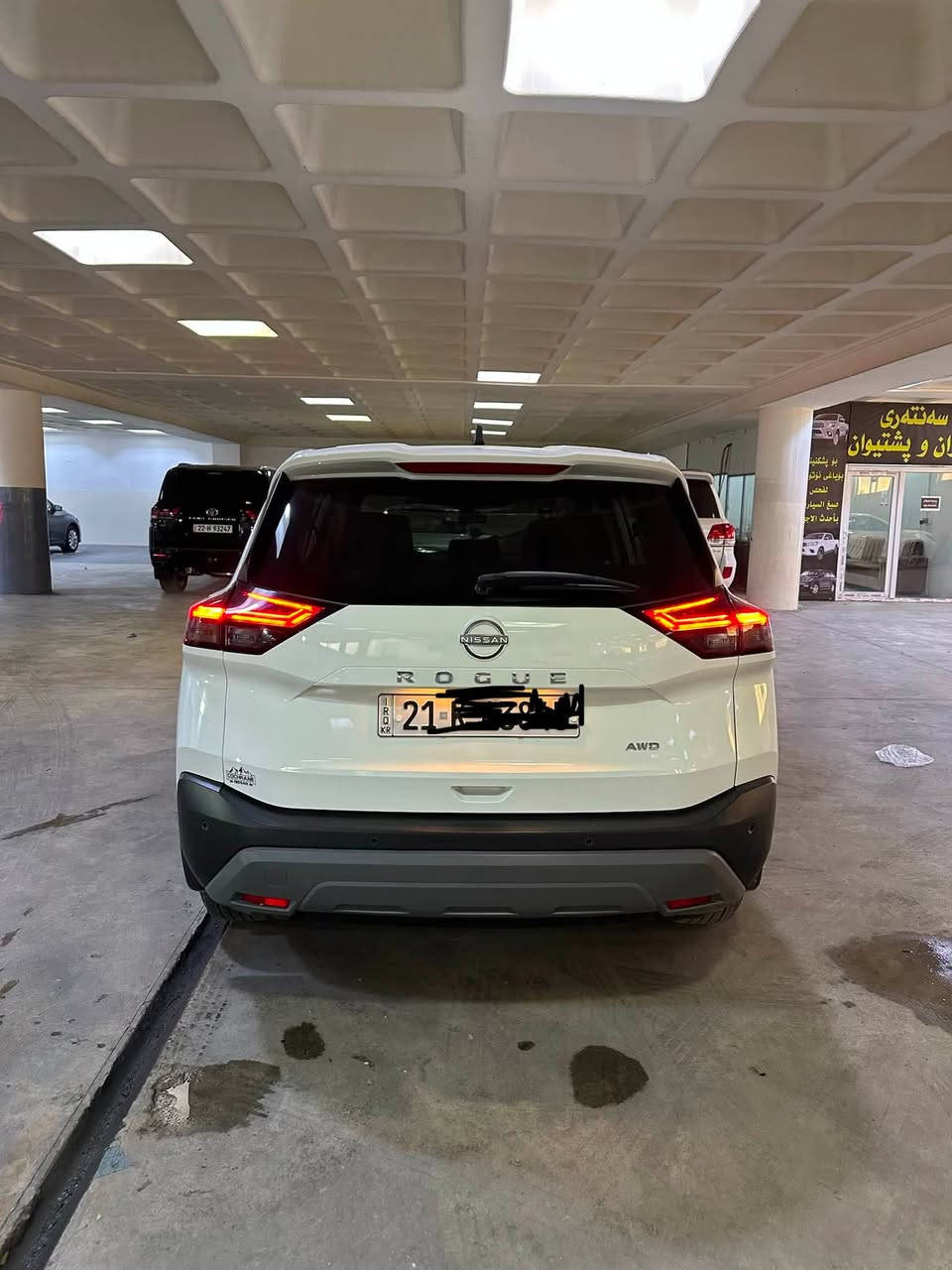 نيسان روج وارد كندى مواصفات S-4WD مواصفاته معروفه  موديل 2023 رقم سليمانيه السنويه باسمى نظيفه كلش ومكفولة ماعدى تبديل جاملغ جهة السايق وبدون اى نواقص وبشرط رقم الشاصى والسونار موجود بالمنشور سعرها 220 ورقه وبيهه مجال للشراى اتصال *********** وشكرا

