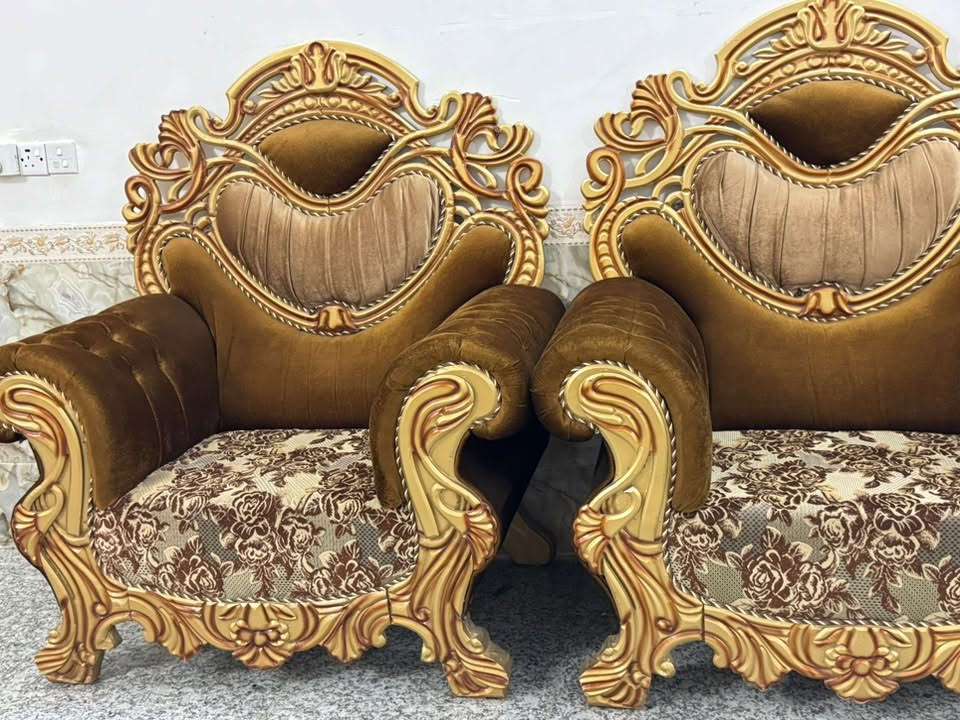 السلام عليكم تخم خشب عراقي عشر مقاعد بسعر ٩٠٠ العنوان الديوانيه ع طريق الدغاره للاستفسار ‭***********‬

