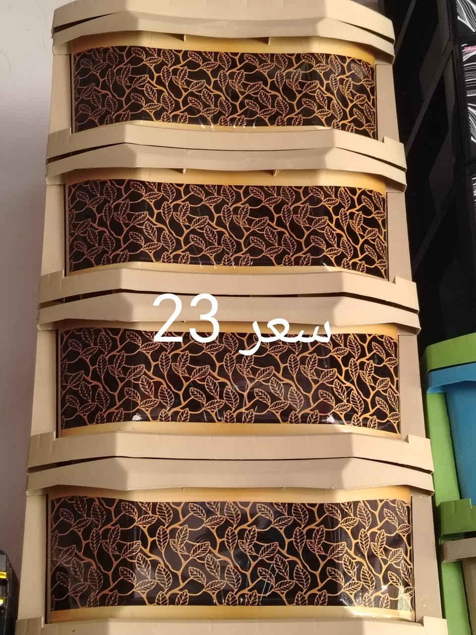 مجمغ كلشي كلاشي شارع عشرين ***********

نص مكتوب في الصور:
- سعر 1 أو 500
- مطاريه سعر 1000
- 1000 كلاص شاي
- سعر 23