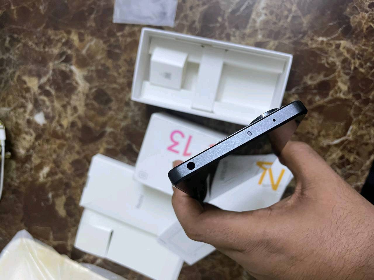 ريدمي نوت 13 5G طك كارتون نضافة 100 شاشة 120هيرتز فريم 120 أو نكول 90 ببجي فول نضافة كامرة 180 مبكة بكسل
ممكن تذكرلي شنو السعة والرام بالضبط؟ يعني 5G شكد جيجا وشنو موديل Redmi Note 13 5G الكامل؟: 
128ذاكرة
الجهاز جديد لو مستخدم؟ وإذا مستخدم، شكد مدة الاستخدام تقريباً وهل بيه أي خدش أو أثر استعمال ولو بسيط؟: 
جديد اي خدش ما بي 
شنو الموجود ويا الجهاز بالضبط داخل العلبة: الشاحن، السلك، الإبرة، الكفالة أو أي ملحقات ثانية؟: 
كارتونة بس 
وين موقعك بالعراق حتى المشتري يگدر يستلم ويفحصه؟ والسعر شكد نهائي لو بيه مجال للمساومة؟: 
بغداد البلديات بي مجال للتفاوض