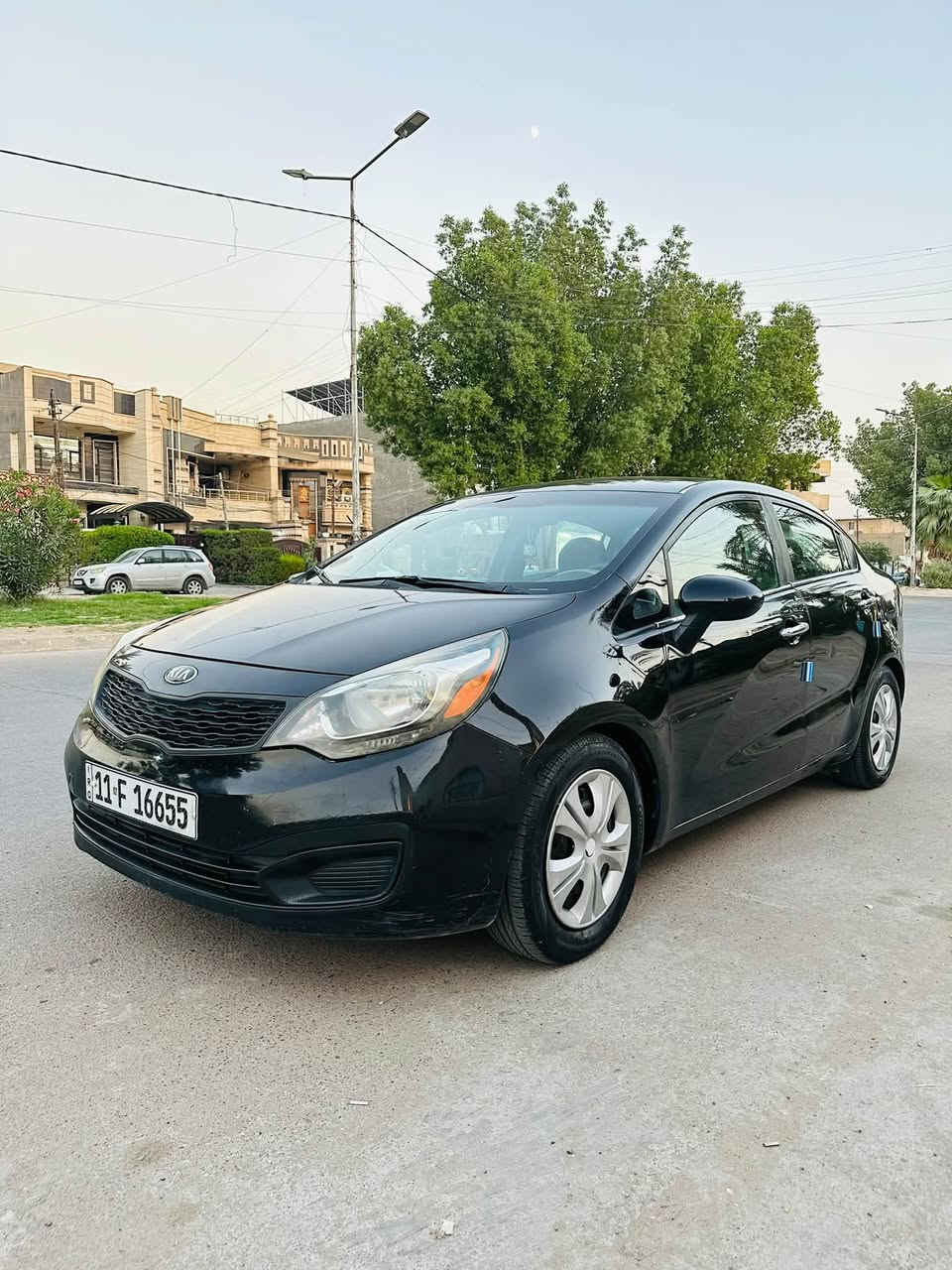للبيع كيا ريوو 2014 
رقم بغداد الجديد 
هزه جديده سنويه جديده بأسمي 
محرك 1600
كير AT
تخم تاير جديد تبريد ممتاز 
تحكمات ستيرن جهتين 
داخل بيجي واسود ودوشمه كشنات
ماشيه 80 
سياره كلش كلش جديده 
كتلوكات الشركه بيه
مبولشه بالجديد
طخته من امريكا بابتين اليسره فقط
السعر 85 ورقه 
مكاني الغزاليه 
***********
