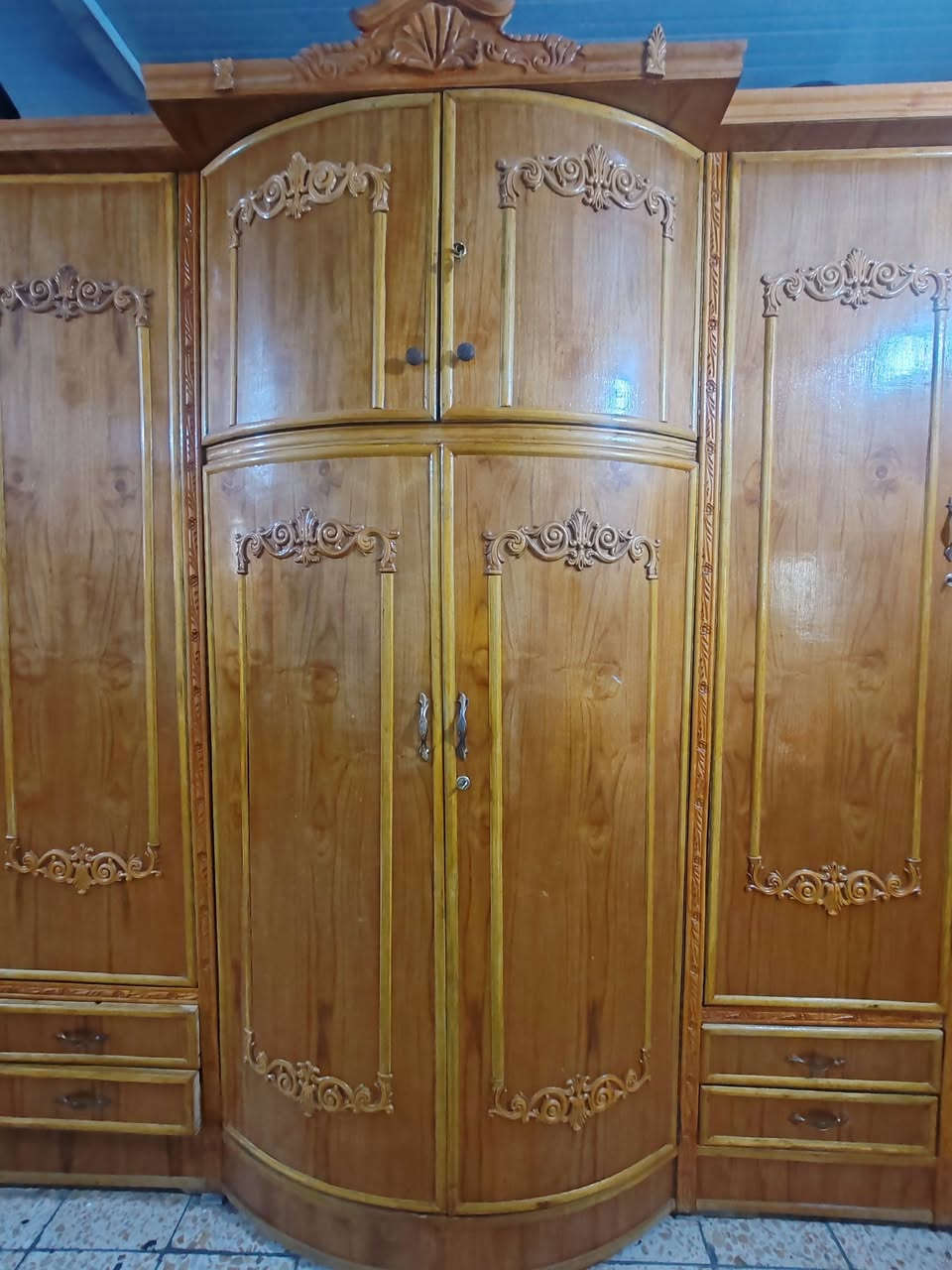 كنتور ٦طلاقه وملحق صاج خارج وداخل 
بغداد مدينة الصدر ***********
٥٠٠الف
