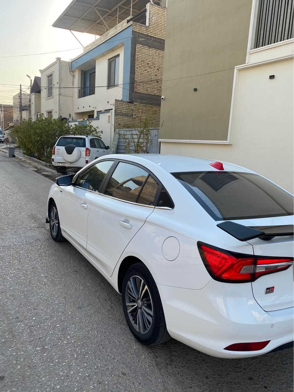 MG5

موديل 2023 اعلى فئة (LUX) فول مواصفات 

 بصمة تشغيل بيبان بصمه وتحكم ستيرن وشاشة 4 كامرات كشنات جلد كهرباء تدفئة

فتحة سقف هاندبريك دكمه مري شفط بعد هواية مميزات …

ماشية (33 الف كيلو متر ) مكفوله فقط بيها بارد بسيط 

 رقم اربيل دولي  

                                                                     مكاني النجف قرب كراج بغداد رقمي ***********

السعر 102 وبيها مجال 

رجاءا الي متعجبه يعبر المنشور ولا تقارن بالعميه وبالماشيه هواي سياره جديده النجف, العراق
