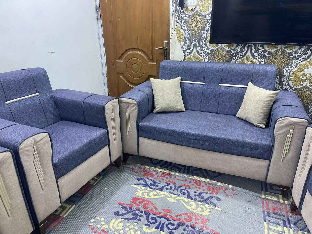 تخم 10 مقاعد تكمه ستعمال قليل اخو الجديد ب225 قفله 
***********
