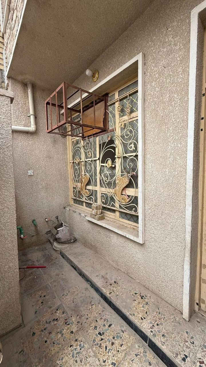 بيت لايجار مساحته 50 متر منطقة الانتصار مقابيل مستشفى حماد شهاب
_ غرفتين وستقبال ومطبخ وخدمات 
_ مجاري كهرباء ماء 
_ ايجارة 250 قفل 
_ لاستفسار اتصل على رقم 
***********
