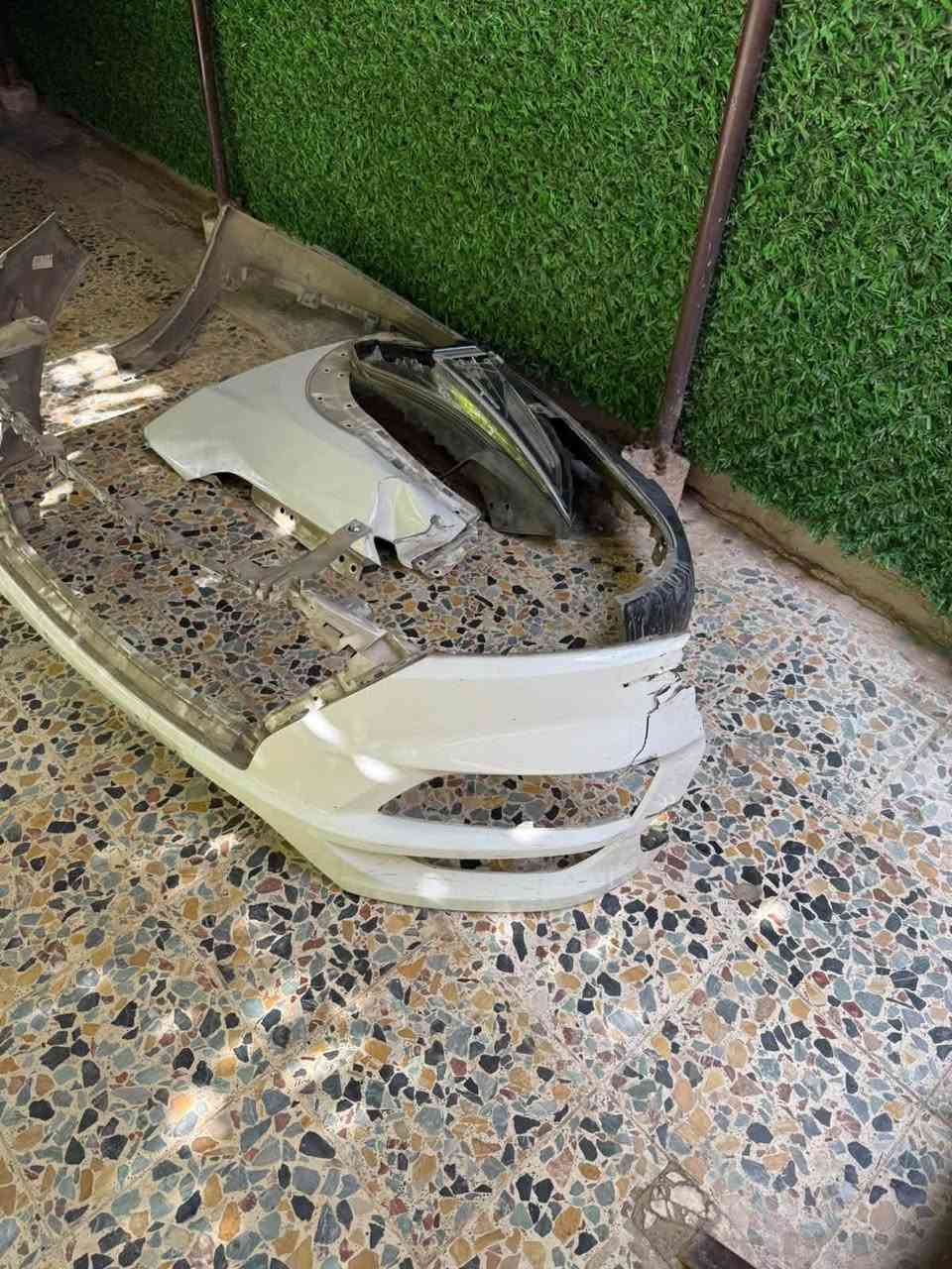 سلام عليكم
غراض توسان خليجي موديل 20 
دعاميه اماميه لحيه لايت شغال فقط الجامه مكسوره عدسات والماطور شغال وجاملغ 
 الاستفسار ***********
