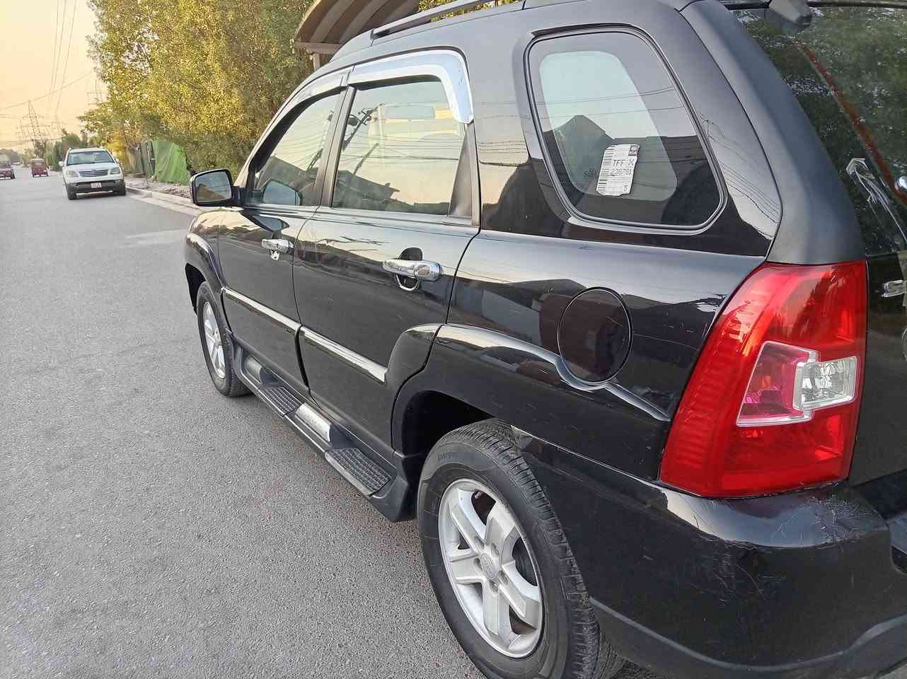 السلام عليكم كيا سبورتج خليجية محرك 2000 دوش موديل 2009بيهة صبغ بنيد اثر جراد فقط مكينة وكير مكفولات كهربائيات كلهة شغالة رقم وهزة جديد سنوية لغاية 2029مكان السيارة بغداد الدورة السعر (93) $ {***********}الرقم بي وتساب
