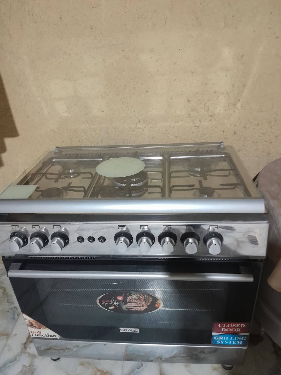 طباخ للبيع 5 عيون نظافه اخو الجديد مكان القرنه .الشرش ***********
