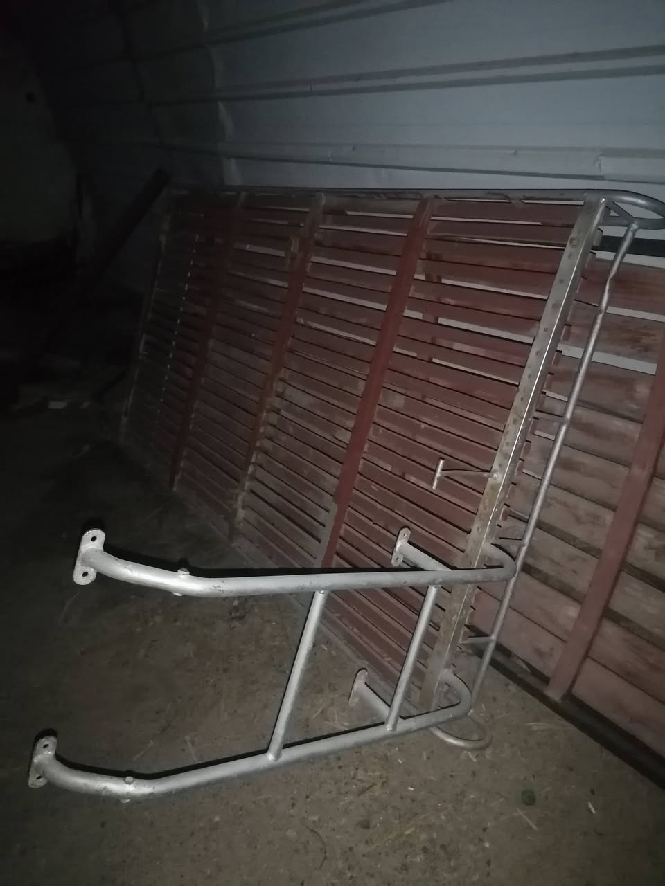 سلام عليكم غراض لبيع كلمن وسعره شتريد خابرني وتدلل ***********
