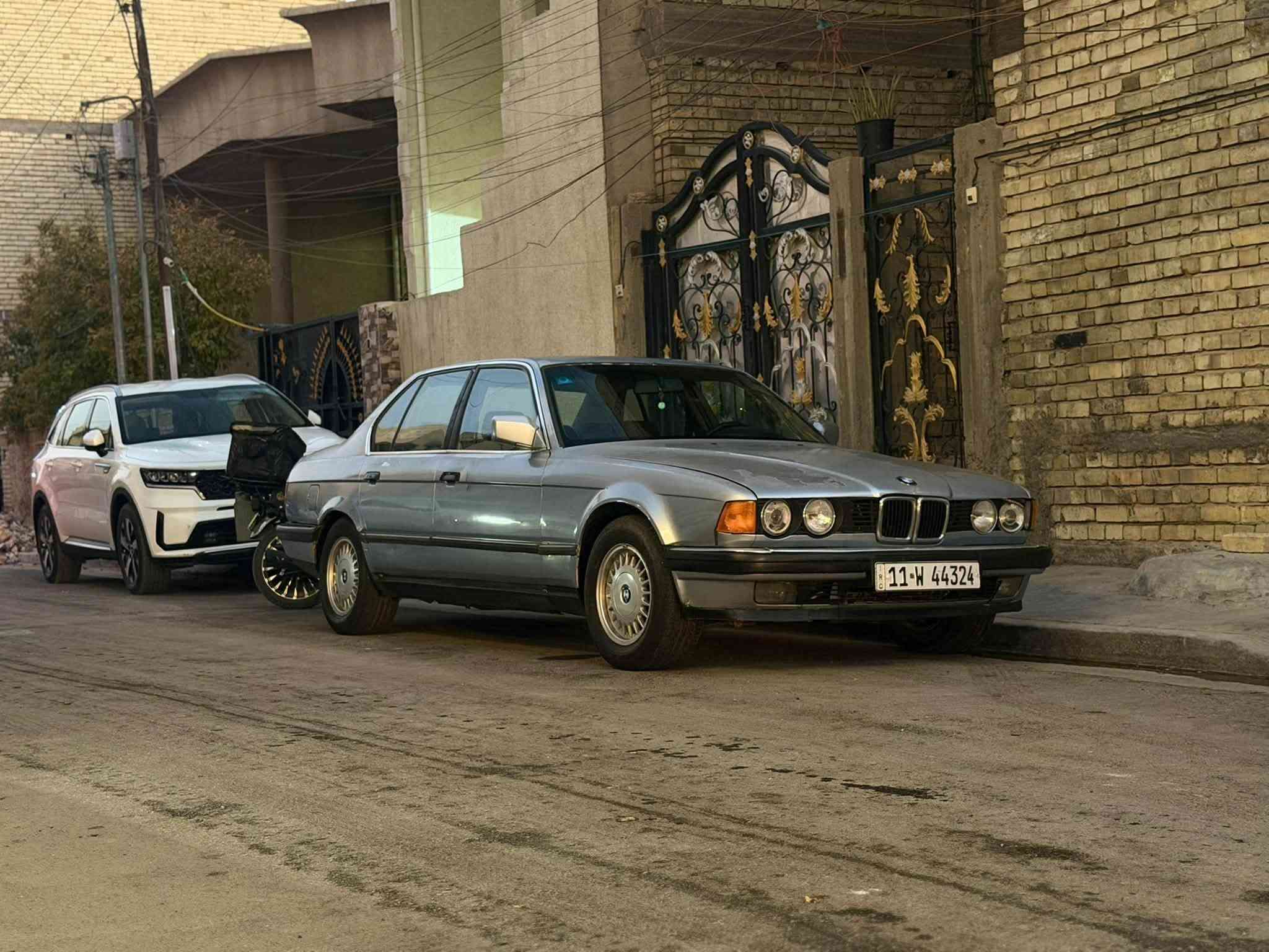السلام عليكم
للبيع bmw اصل 730 محرك 735 بحالة جيدة كير تمام
رقم بغداد جديد وهزة وسنوية كله جديد السيارة بلادية بدون ضربة ولاتبديل ولا صبغ غرفته نضيفة 
العنوان بغداد الكرخ 
للتواصل (***********)
سعر (47)$ بيه مجال بسيط للشراي
