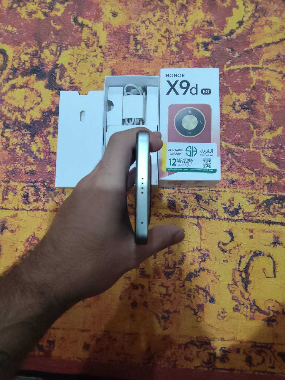 السلام عليكم للبيع هونر x9d غني عن التعريف ذاكرته 256 عشوائية 12 بطارية 8300 ملي امبير معدل تحديث الشاشة 120 الجهاز اخو الجديد ملحقات كاملة سعره 450 وبي مجال مكاني بابل توصيل موجود للاستفسار خاص او ***********
