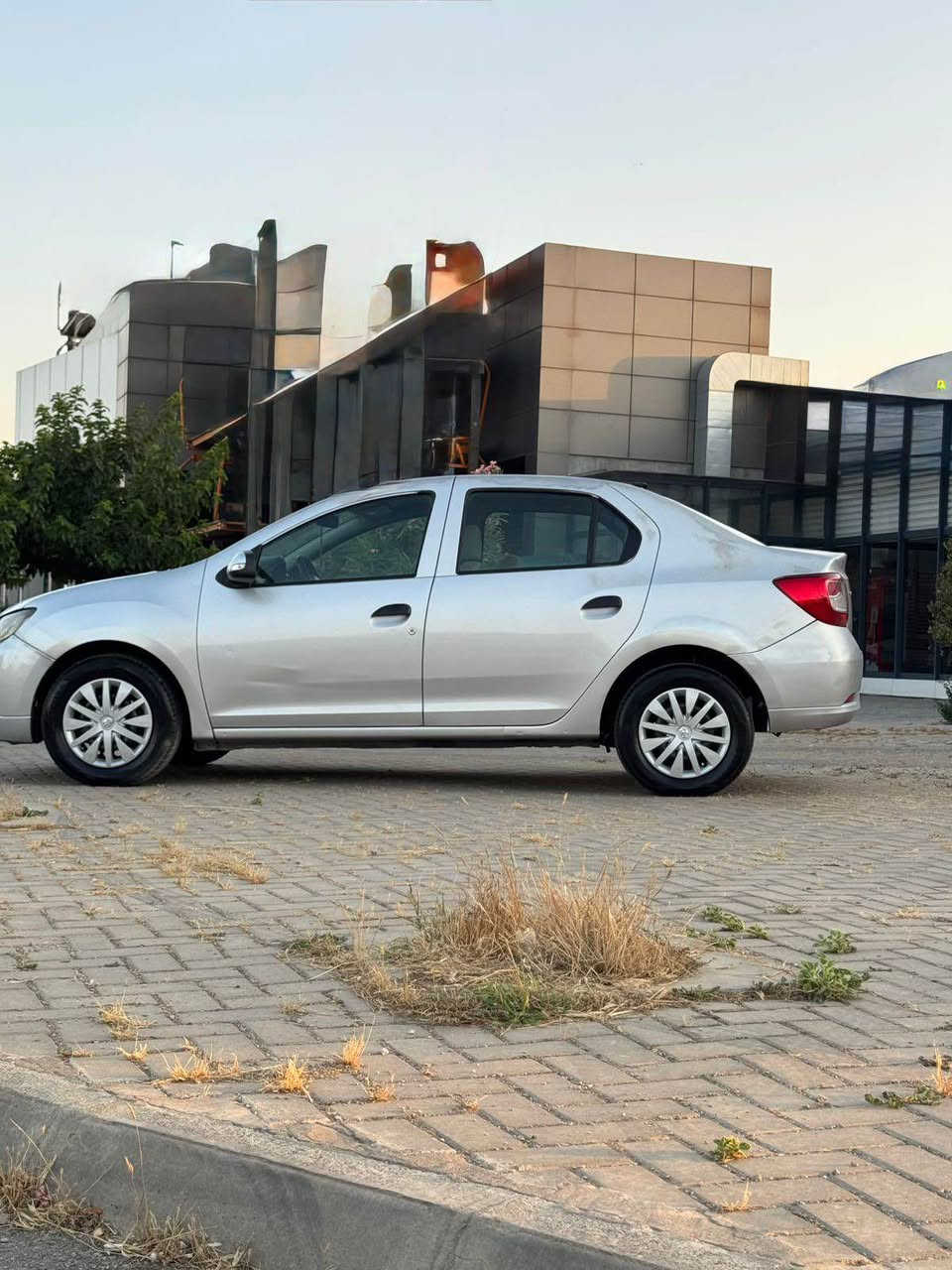 رینۆسمبول٢٠١٦تۆماتیک
گیرومەکینەتەبریتی بەشەرت
چوارپارچەسێ پەڵەی بۆیاخە بەس پەمپەکراوە
سەنەوی ورەقەمی تازەیە
٥٥گەلاو
مەجالیکی کەم
*********** السليمانية, العراق
