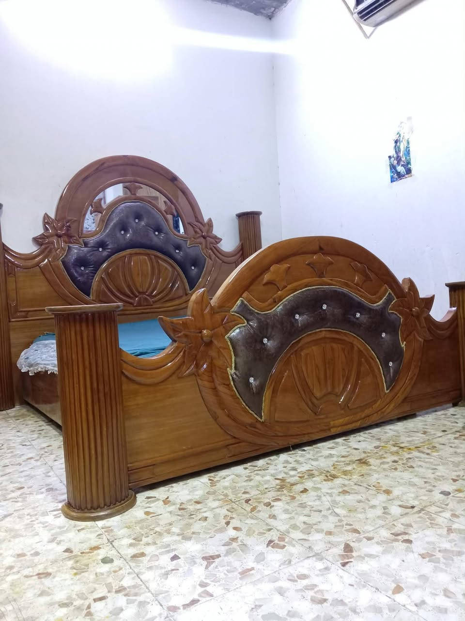 غرفة نوم • نقش يدوي • صاج بورمي