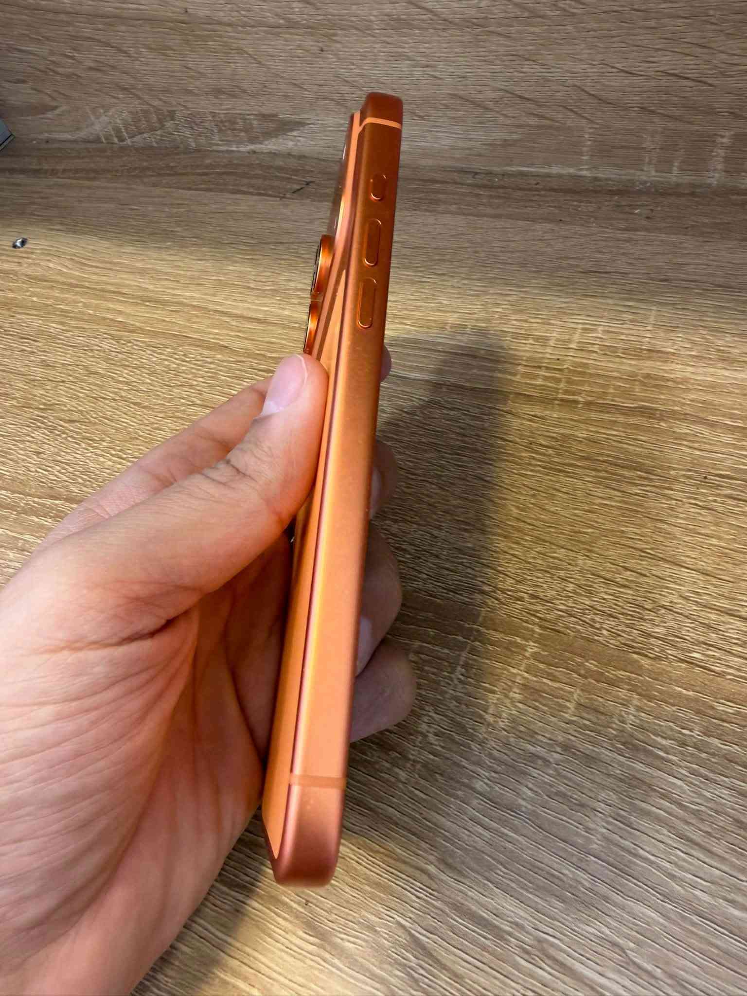 اجهزه عربيه نضيفه جدا وضمان 💯
(1) 17 برو ماكس ايسم برتقالي ذاكره 256 بطاريه 99 نضيف جدا 

السعر 1.710.000 (مليون و710 ) 💯

(2) 16 بلس عربي ماستر ذاكره 256 بطاريه 91 نضيف جدا 

السعر 1.20.000 (مليون و20 الف ) 💯

(3) 16 عادي ذاكره 128 بطاريه 97 كامل ملحقات نضيف جدا 

السعر 970.000 (970 الف ) 💯

(4) 14 برو ماكس عربي ماستر ذاكره 256 بطاريه 80 فقط مكسور ضهر ماله كامل ملحقات 

السعر 790.000 (790 الف ) 

بغداد المنصور 

***********

نص مكتوب في الصور:
- ٢:١٧ حول الاسم iPhone إصدار iOS 26.6.2 اسم الطراز iPhone 16 Plus رقم الطراز MXVH3AE/A الرقم التسلسلي CN4DWH1299 الأغاني الفيديوهات الصور السعة ٢٥٦ غ.ب. متوفرة ٢٣٤,٦٨ غ.ب. عنوان Wi-Fi 8C:08:AA:78:C8:05 Bluetooth 8C:08:AA:6A:AF:F5 البرنامج الثابت للمودم 2.70.01
- 04:31 حول iPhone الاسم 26.7 إصدار iOS iPhone 17 Pro Max اسم الطراز MFY94J/A رقم الطراز DTH9QV16QP الرقم التسلسلي 0 الأغاني 0 الفيديوهات 0 الصور 256 غ.ب. السعة 233,9 غ.ب. متوفرة عنوان Wi-Fi C4:16:8F:3C:3E:F7 Bluetooth C4:16:8F:3A:EA:9B 1.71.00 البرنامج الثابت للمودم SEID
