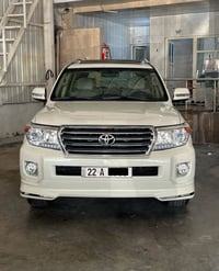 لاندكروز GXR • ٢٠١٣ • ١٩٠الف كم