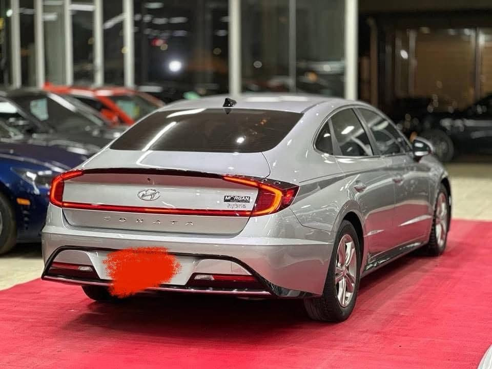 🫆 سعر مناسب
اسم السيارة :هونداي سوناتا 

الفئة : هايبرد (كهرباء - بانزين )

الموديل : 2021

اللون : سلفر فاتح 

اللوحة : رقم بغداد

الضرر : قطعة 1 صبغ 

_____________________________

الــمــواصــفـــات :-

1 - محرك 4 سلندر 2000 

2 - كشنات مخمل (اصل)

3 - كاميرا دوار ستيرن

4 - شاشة كبيرة ( ايباد) للتحكم في ايعازات السيارة

5 - تبريد قطعتين امامي خلفي

6 - لايت زنون + كشاف + حاجب 

8 - ايرباك سليم 

9 - منافذ USB امامي خلفي

10 - سستم صوت متكامل 

11 - تحكم ستيرن جهتين

12 - بصمة  2 باب + بصمة تشغيل

13 - رادار جانبي 

14 - نضام ABS مانع انزلاق

15- كشنات كهرباء 

16 - اشاير بالمري 

17- تحديد مسار 

18 - وباقي المواصفات الغنية عن التعريف 

للتواصل @ *********** 

__________________________

