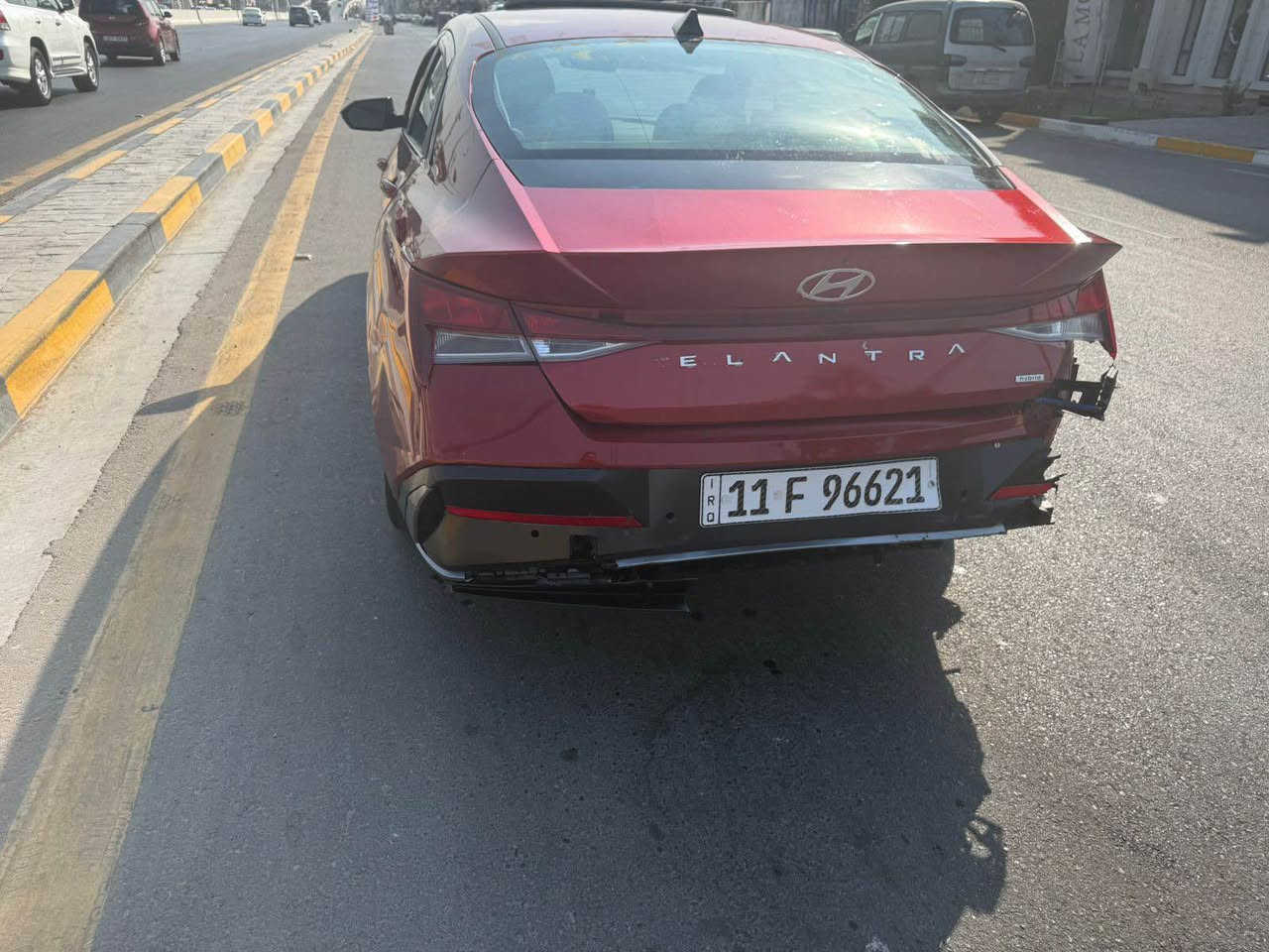 هيونداي النترا هايبرد موديل 2024 وارد امريكي رقم بغداد شرط التحويل 
السيارة فول مواصفات فتحة كشنات جلد كشنات تدفئة تبريد سايد بريك بصمة 
رادار امامي فول للأخير ماشية 42 الف حادث امريكا بابين مبدلة نفس اللون 
وحاليا بيها بيها حادث ابيع على وضعها سعرها 128 وبيها مجال
 مكان السيارة بغداد الاتصال *********** بغداد, العراق
