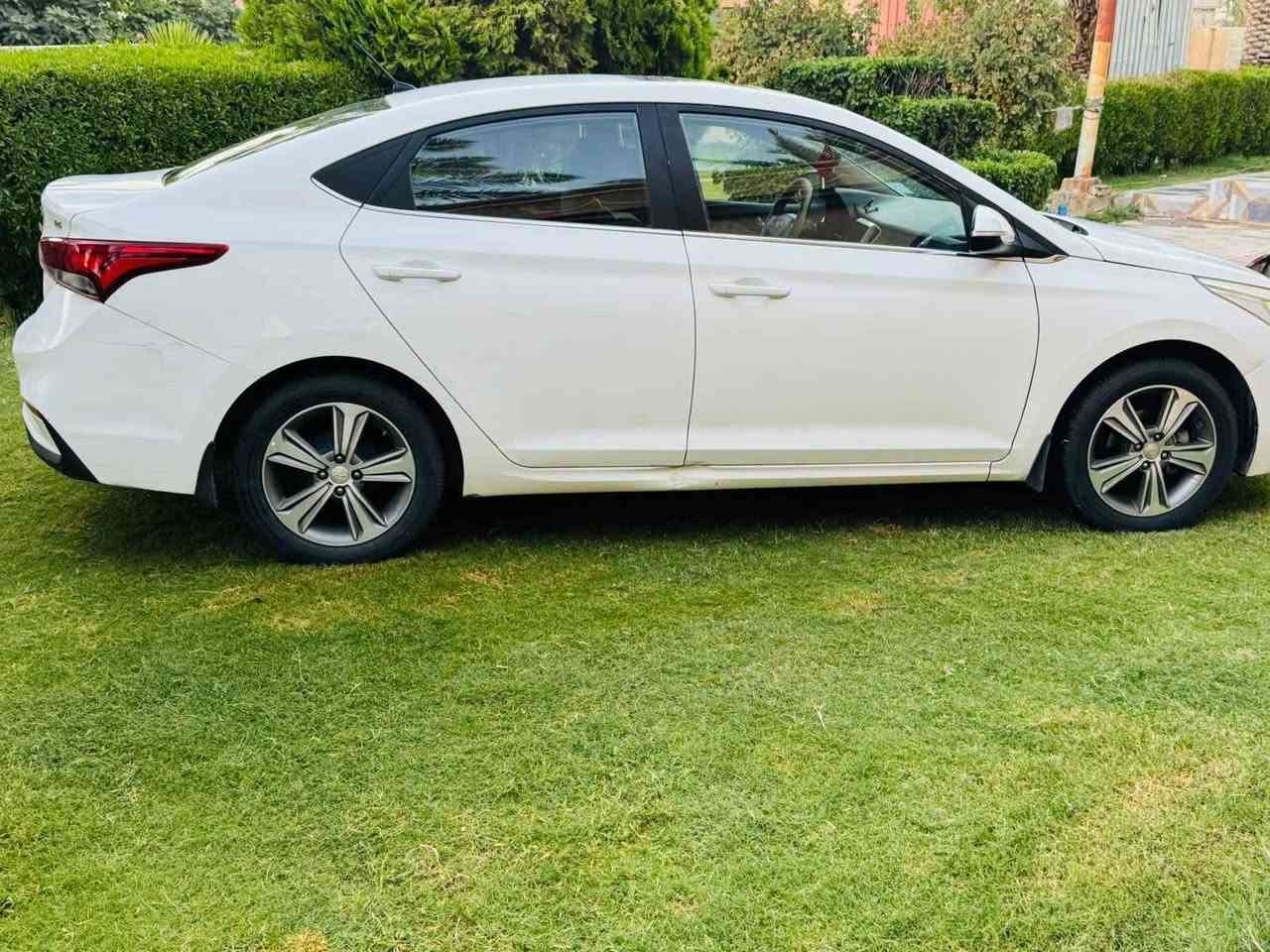 السلام عليكم 
اكسنت خليجي 2019
فول مواصفات فتحة سقف 
تحكم ستيرين 
كامره خلفية 
تبريد ثلج ❄️
5 ويل كب 
رقم بغداد وبسمي
مابيها ضرر 
مكان السيارة : صلاح الدين تكريت 
السعر 120 وبيها مجال بسيط 
للاستفسار  *********** تكريت, صلاح الدين
