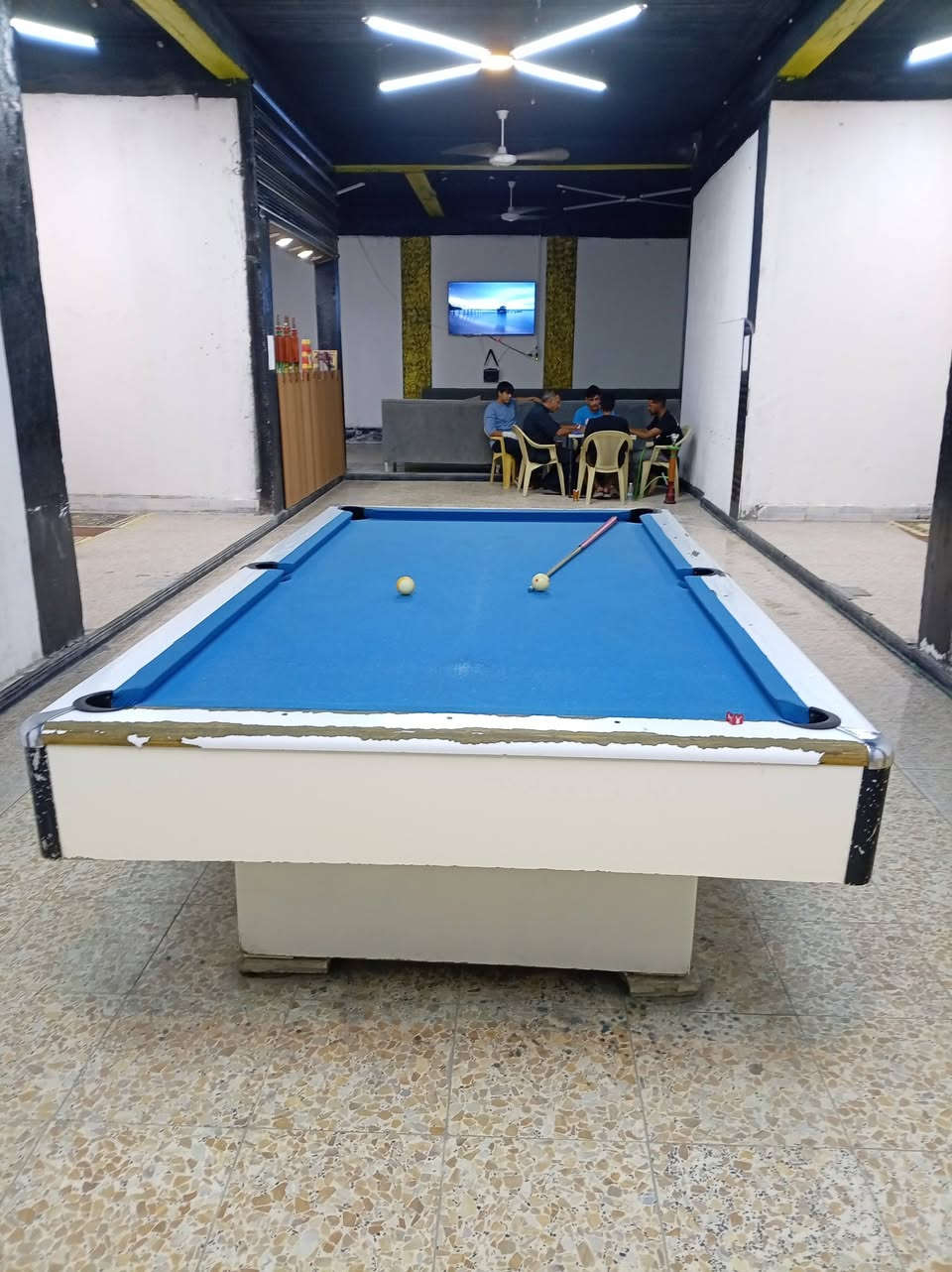 ميز بليارد للبيع بحاله جيده وممتازه
مع كيوبات عدد 2 و حصان و كرات مستخدمات
موقعي البصره لزبير تواصل ***********
