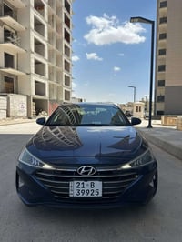 النترا 2019 ألون ازرق  ماشيه 110 الف كيلو  حادثها طخه بين البابين وبلع...