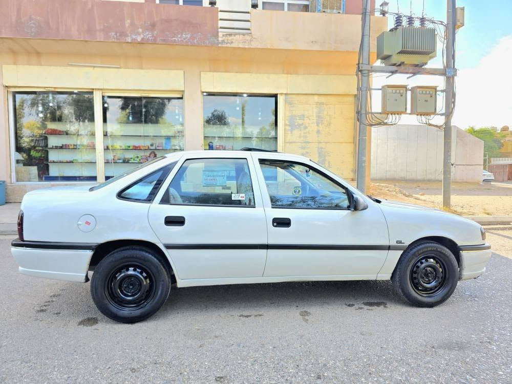 اوبل 1995 • موتور 2.0 • چمچەماڵ