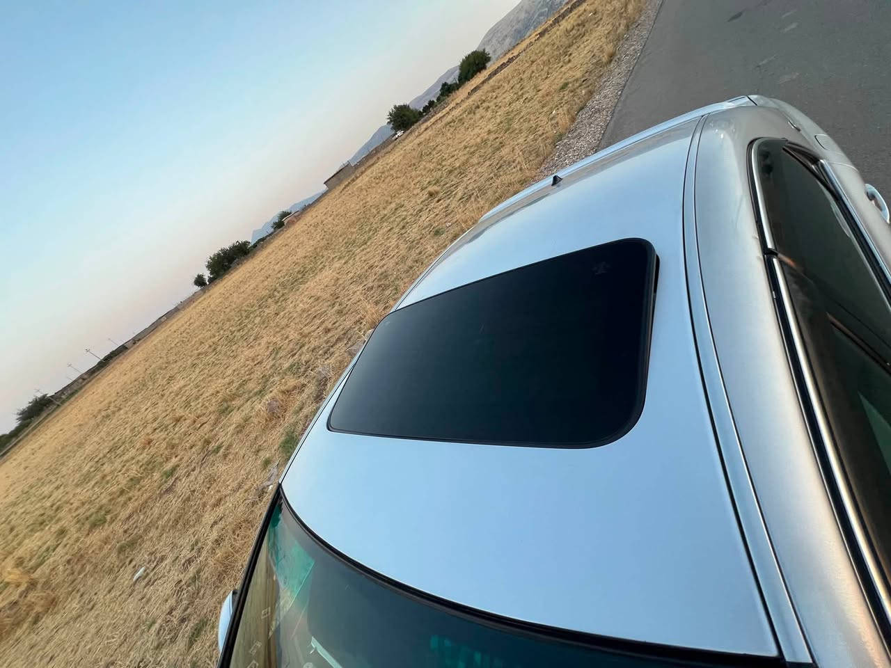 سەرەتا بە ناوی خوای گەورە 
شاهینە ١٨٤
٢٠٠٧
رەساسی بەس وەکو رەسای سەیارەیکە نا دوو ڕەنگ بیت یەک ڕەنگە هەتا دەعامیشی بۆیاخ نییە
سڵایت  
جڵد هیتەر ✅
رۆنی گۆڕاوە ✅
٤ تایەی تازەیە✅
دینگە ستیل✅
سالۆنسای سپۆرت✅
شوتەی سپۆرت✅
ساج سور✅
لەحیە تۆمس پلاستیکی بیلاد✅
پشتو پێش حاسەیە✅
بلوتوز بیلادی✅
کارەبای مەزبوتە✅
تەبرید مەزبووت✅
رایتەری تازە✅
بۆیاخ بەشەرت✅
حیزام بەشەرت✅ 
کەڤەر بەشەرت✅
دەعمو لیدراو بەشەرت✅
سەقفی بەشەرت ✅
 دوو ڕەنگی بەشەرت✅
کاڵ بوونەوە بە شەرت ✅
ئەوەی ناوی مەسرەف تیدا نییە یەک دینار مەسرەف بدۆزەوە ١٠٠ دۆلار بەبڕەلە قەڵادزیم کە هاتی بۆ سەیارەکە کێشەت لەسەر پارەکەی هەبێت نەک ناشیرینی سەیارەکە وەکو ڕسمەکەم نەبوو وەکو قسەکانی خۆم نەبوو مەسرەفی ڕێگات لەسەر من بۆ هاتن و گەڕانەوەت 
بەس شوێن بڕاوەکانی بۆیاخە نمونەی جوانیە 
کامل ناو سندوقی تیدایە لە یەک شتی کەم نییە 
شوێن قەڵادزی 
***********
Karmand Salem
