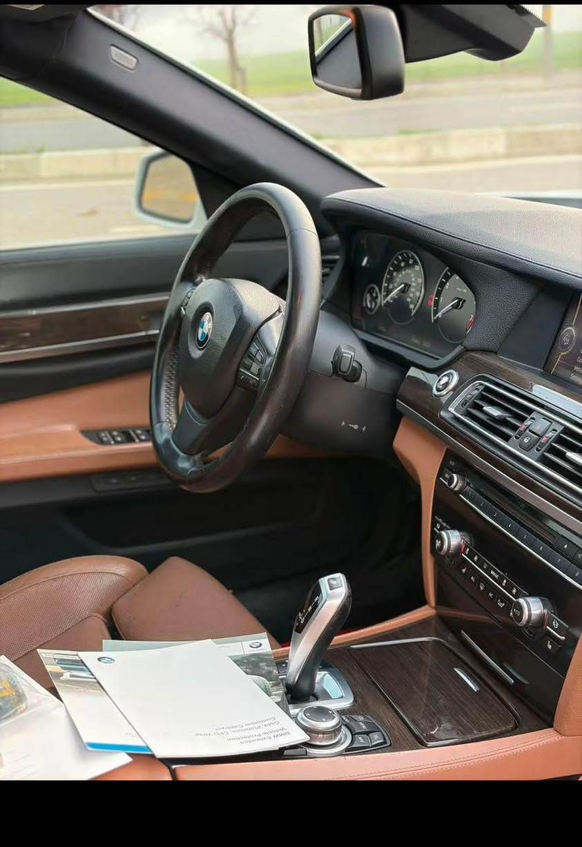 Bmw_2011_750
فول فول مواسفەتات ناو قەیسی سیارە لە دوبەی هاتوە هەتا ئیستا یەک دەستە سیارەکە بئ سبخە کلینە  گیر مکینە هەموو گیانی بەشەرتە شوین قەلادزئ
*********** شمشمل, السليمانية
