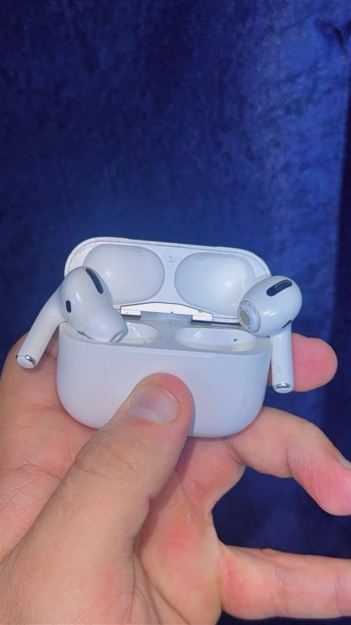 � للبيع

AirPods Pro بحالة ممتازة ونظيفة جدًا، شغالة تمام 💯
للمهتمين مراسلة خاص ***********
