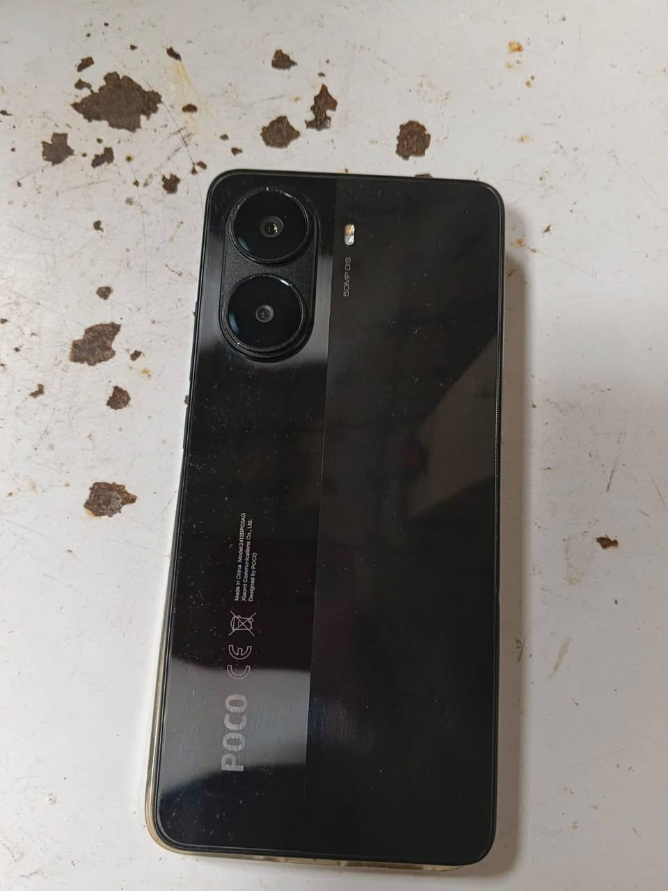 جهاز Poco x7 proالبيع
موصفات جهاز:/⚡ المعالج: MediaTek Dimensity 8400-Ultra، بدقة تصنيع 4nm، سرعة تصل إلى 3.25GHz.
🎮 للألعاب: أداء قوي جدًا، ويدعم تقنيات WildBoost Optimization 3.0.
🖥️ الشاشة: AMOLED حجم 6.67 إنچ، دقة 1.5K ‏(2712×1220)، وتردد 120Hz.
💾 الرام والتخزين: 8/256GB أو 12/256GB أو 12/512GB، وذاكرة LPDDR5X + UFS 4.0.
📸 الكاميرا الخلفية: 50MP مع مثبت بصري OIS + كاميرا واسعة 8MP.
🤳 السيلفي: 20MP.
🎥 الفيديو: يصل إلى 4K/60fps.
🔋 البطارية: 6000mAh.
🚀 الشحن: 90W، والشاحن 90W يأتي ضمن العلبة حسب المواصفات العراقية.
💧 المقاومة: IP68 ضد الغبار والماء.
🔊 الصوت: ستيريو مزدوج + Dolby Atmos.
📡 الاتصال: 5G، Wi-Fi 6، Bluetooth 6.0، NFC.
🤖 النظام: Xiaomi HyperOS 2.
📱 الوزن: تقريبًا 195–198 غرام. �
وبالنسبة لـ PUBG: المعالج والشاشة 120Hz والرام LPDDR5X يخلوه جهاز قوي جدًا للألعاب. 🎮🔥
(عيوب جهاز الشاشه الرئيسيه ❌) فقط. 
وياتي معا الجهاز ملحقاته كامل 
التواصل والاستفسار الاتصال على الرقم التالي 👇
{***********}
