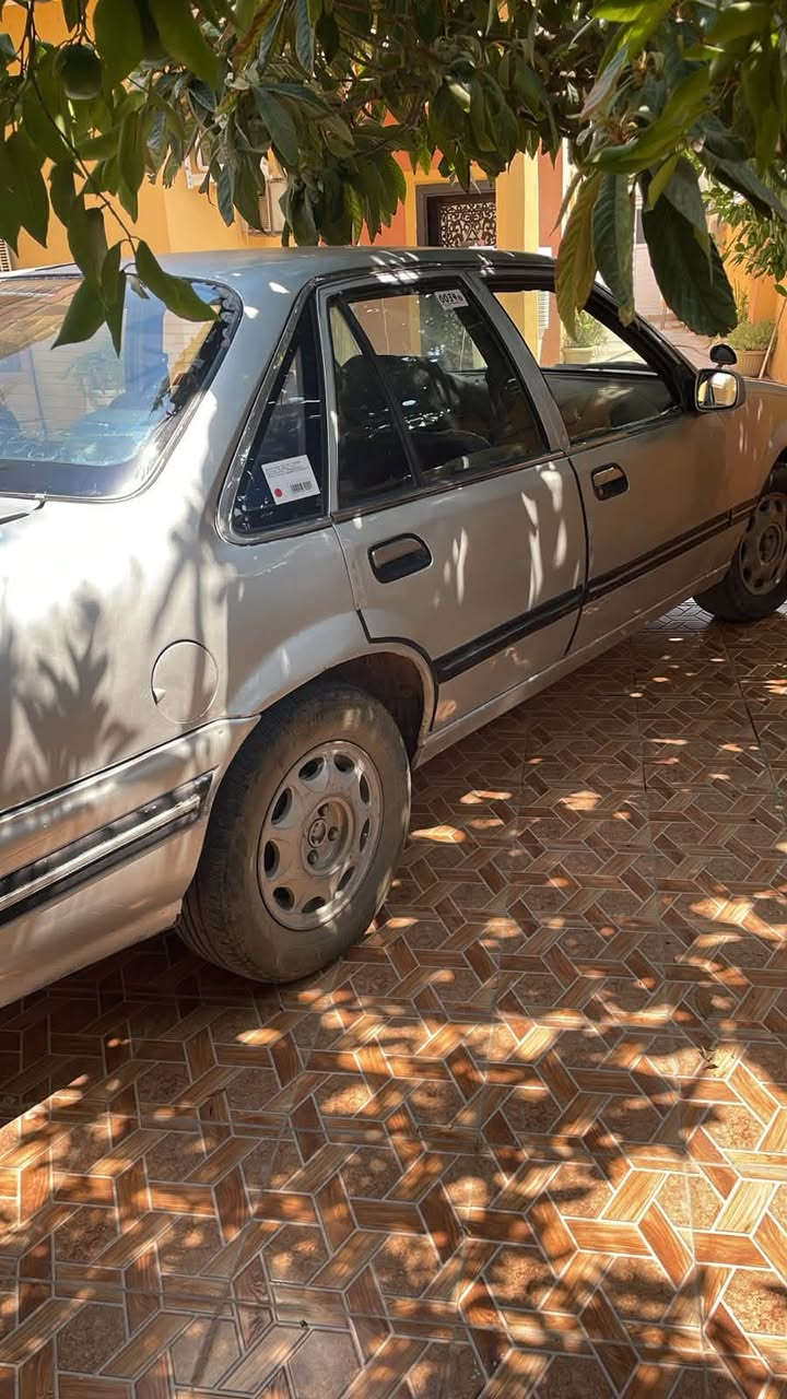 السلام عليكم للبيع دايو برنس كير عادي محرك بي تبخير صدر زين تايرات نضاف الكشر شوف العين غرفتها زينه شرط التحويل السعر 24 وبيها مجال مكانها العلم السياره شغاله وتمشي ما عايزها شي للستفسار ‭***********‬

